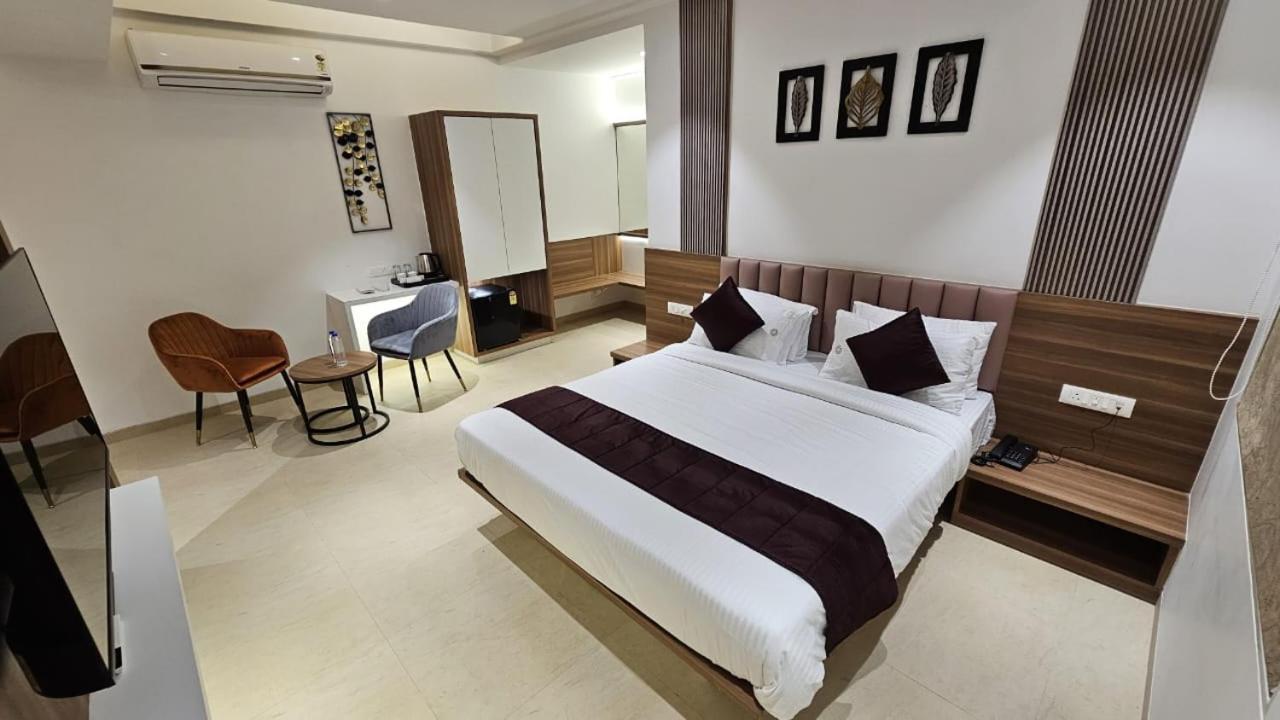 Hotel Veesons Executive Solapur Exterior foto